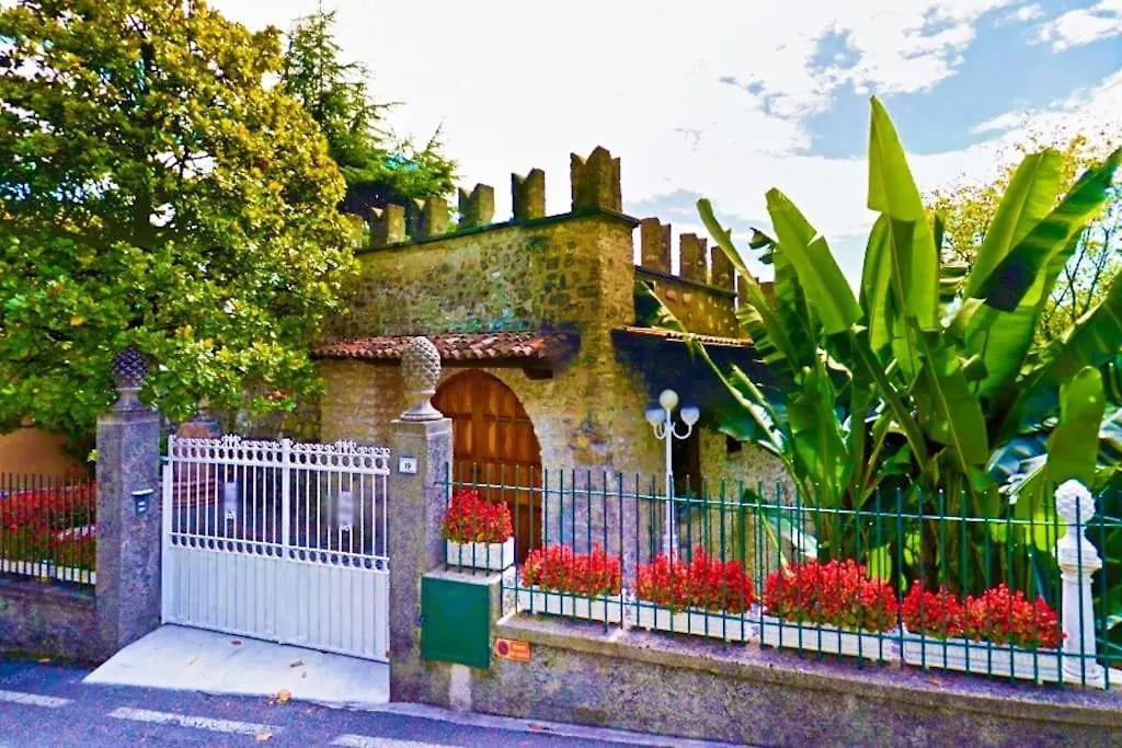 Villa Pinetina Gargnano 0*,  Italien